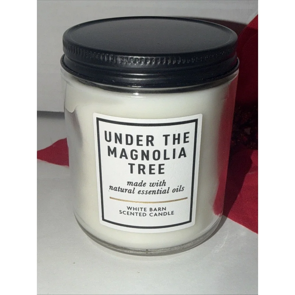 White Barn Under The Magnolia Tree Scented Candle 7 oz Natural Essential Oils